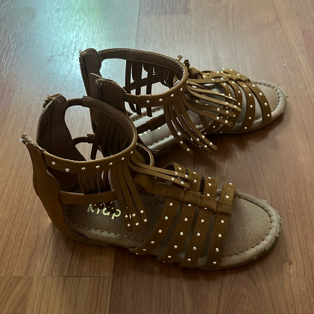 Kidpik Studded Fringe Sandal size 10